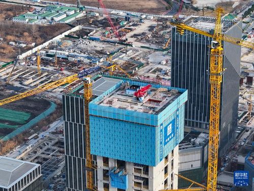 南京 空中造樓機(jī)賦能智慧建造，開啟綠色施工新篇章